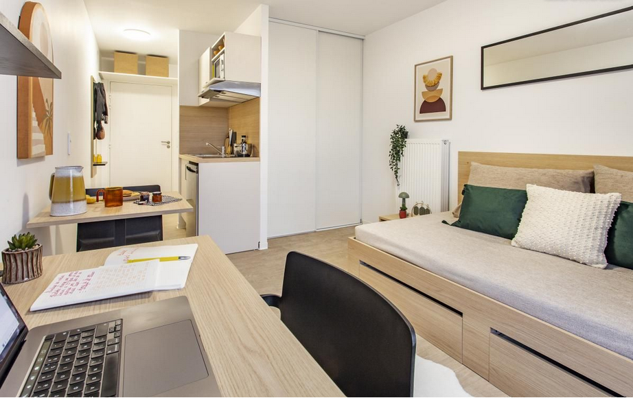 Chambre Studio 1 pièce 18 m²  595 €  Charges comprises à Bordeaux