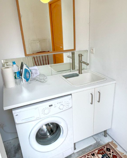 Salle de bain Appartement 2 Pièces · 45 m² , 680 € charges comprises · Nancy 54000 · Quartier Charles III/Centre Ville à Nancy