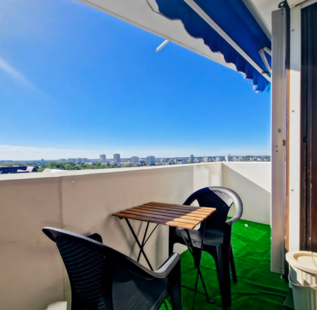Salle de bain Appartement 1 Pièce en colocation · 10 m², 395 € · Tours 37200 · Quartier Lac à Tours