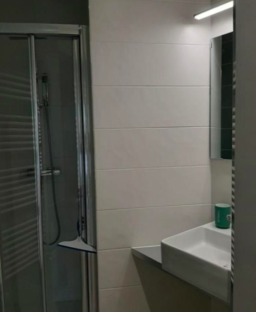 Salle de bain Colocation 509 €, 1  Pièce · 23 m² · Toulouse 31400 · Quartier Saint-Michel à Toulouse