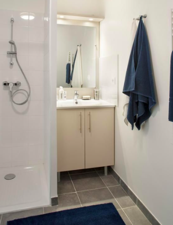 Salle de bain Studio, 602 €, 1 Pièce · 18 m² · Montpellier 34090 · Quartier Hôpitaux - Facultés à Montpellier