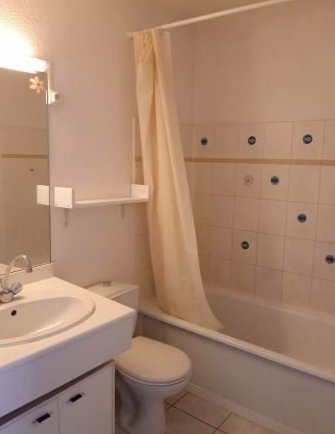Salle de bain Studio, 474 €, 1 Pièce · 18 m² · Montpellier 34090 · Quartier Hôpitaux - Facultés à Montpellier