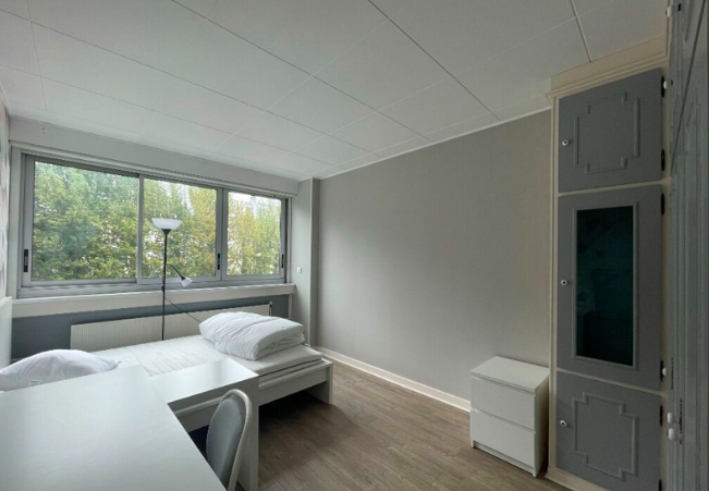 Chambre Colocation, 400 €, charges comprises 5 Pièces · 12 m²· Vandoeuvre-lès-Nancy 54500 · Quartier Vandoeuvre Sud à Vandœuvre-lès-Nancy