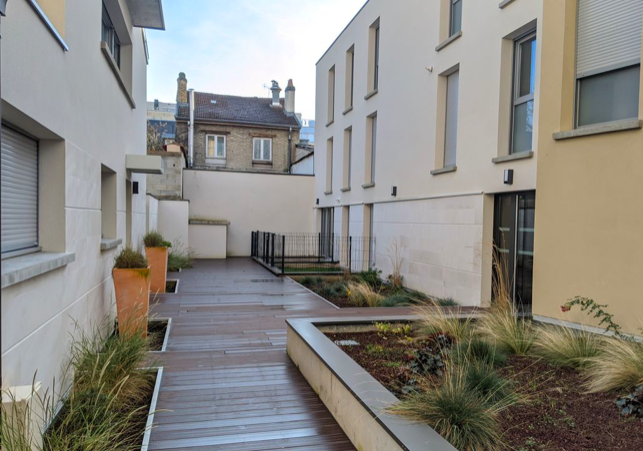 Salle de bain Studio, 1 Pièce · 24 m²· Reims 51100 · Quartier Centre-Ville à Reims