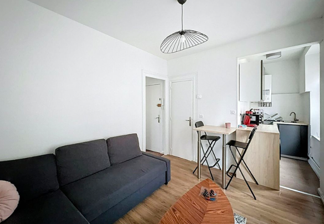 Chambre Appartement, 2 Pièces · 27 m²· Reims 51100 · Quartier Centre-Ville à Reims