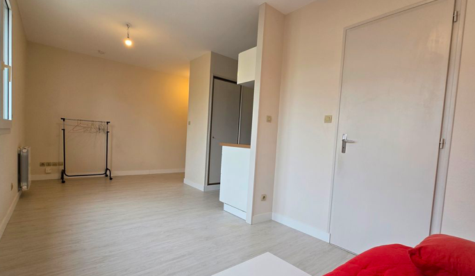 Chambre Studio, 470 €, 1 Pièce · 22 m² · Niort 79000 · Quartier Champclairot - Goise - Champommier à Niort