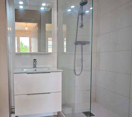 Salle de bain Studio, 470 €, 1 Pièce · 22 m² · Niort 79000 · Quartier Champclairot - Goise - Champommier à Niort