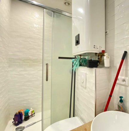 Salle de bain Appartement, 500 €, 1 Pièce · 12 m²· Pantin 93500 · Quartier Quatre Chemins Sud à Pantin