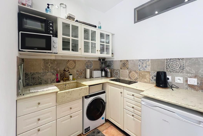 Cuisine Appartement, 1 Pièce · 30 m² · Avignon 84000 · Quartier Palais des Papes - Zone Piétonne à Avignon