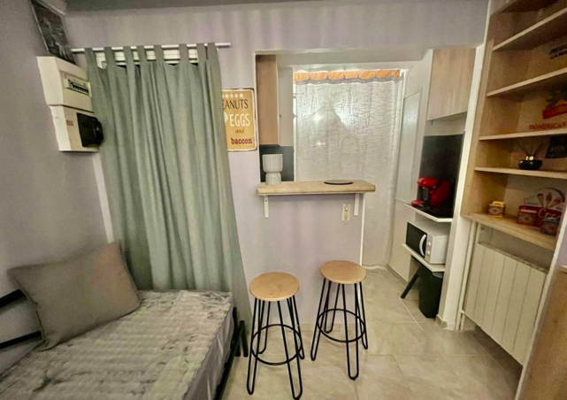 Salle de bain Studio, 450 €, 1 Pièce · 13 m² · Avignon 84000 · Quartier Carmes - Carreterie - Université à Avignon
