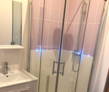 Salle de bain Studio, 400 €, 1 Pièce · 22 m²· Amiens 80000 · Quartier Sainte-Anne-Fbg. Noyon à Amiens