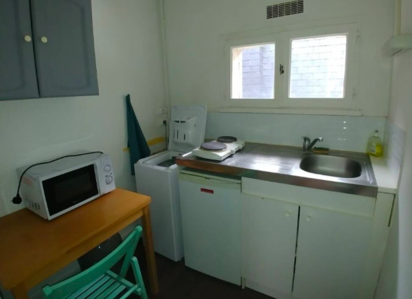 Cuisine Studio, 480 €, 1 Pièce · 19 m² · Rouen 76000 · Quartier Vieux Marché/Cathédrale à Rouen
