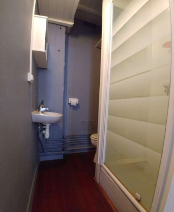 Salle de bain Studio, 480 €, 1 Pièce · 19 m² · Rouen 76000 · Quartier Vieux Marché/Cathédrale à Rouen