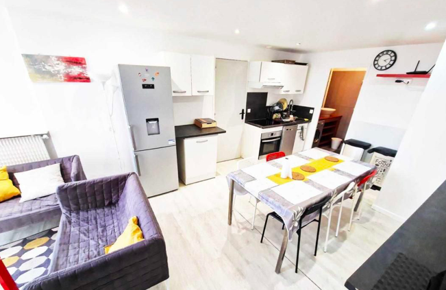 Salle de bain Studio, 540 €, 1 Pièce · 9 m²· Saint-Denis 93380 · Quartier Nord à Saint-Denis