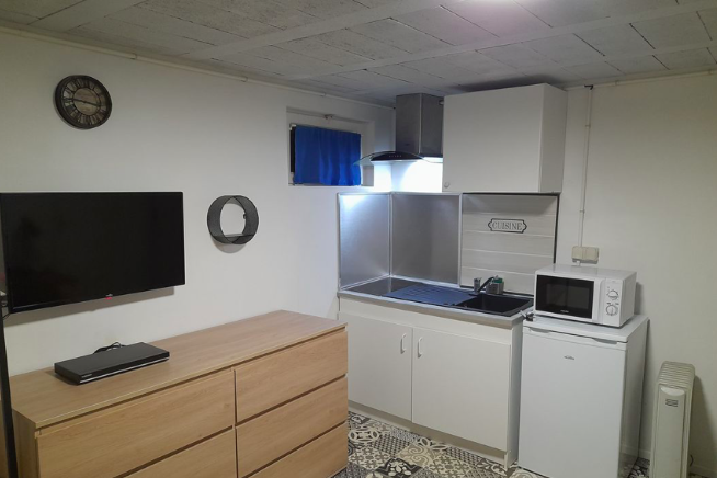 Cuisine Studio, 550 €, 1 Pièce · 12 m² · Viry-Châtillon 91170 · Quartier Port - Aviation à Viry-Châtillon