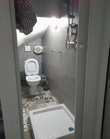 Salle de bain Studio, 550 €, 1 Pièce · 12 m² · Viry-Châtillon 91170 · Quartier Port - Aviation à Viry-Châtillon
