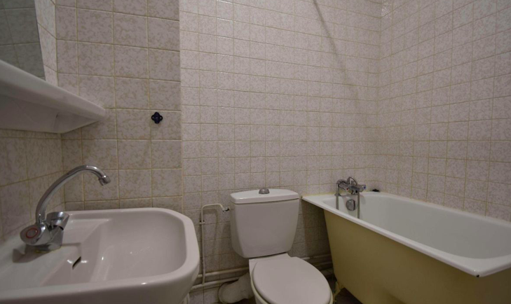Salle de bain Studio, 536 €, 1 Pièce · 18 m² · Lyon 69008 · Quartier Monplaisir - Frères Lumière à Lyon