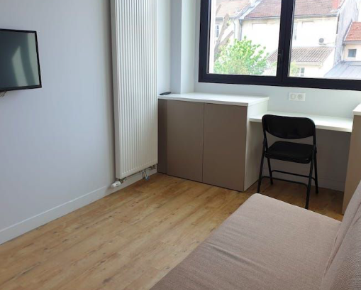 Cuisine Studio, 550 € charges comprises, 1 Pièce · 17 m² · Bordeaux 33000 · Quartier Victor Hugo Saint-Augustin à Bordeaux