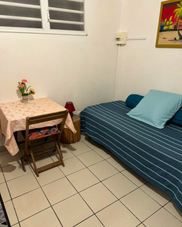 Chambre Studio, 550 € charges comprises, 1 Pièce · 17 m² · Fort-de-France 97200 à Fort-de-France
