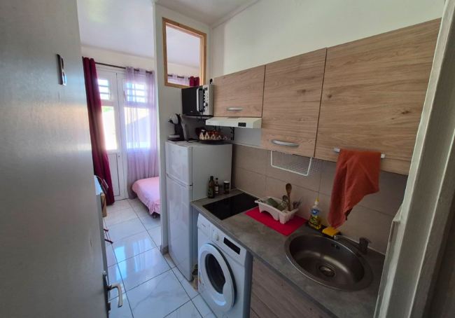 Chambre Studio, 550 € charges comprises, 1 Pièce · 11 m² · Fort-de-France 97200 · Quartier Fort-de-France à Fort-de-France