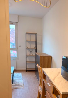 Salle de bain Studio, 500 €, charges comprises, 1 Pièce · 18 m²· Beauvais 60000 · Quartier Centre-ville à Beauvais