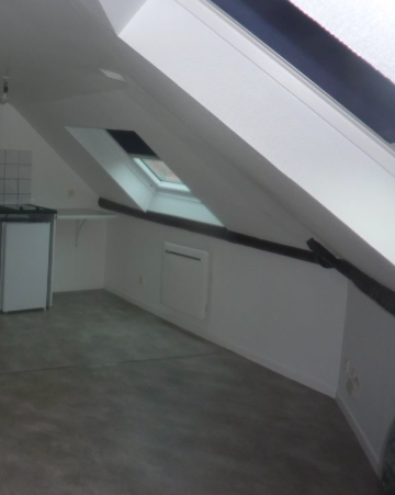 Chambre Studio, 440 € charges comprises 1 Pièce · 14 m²· Reims 51100 · Quartier Clairmarais - Charles Arnould à Reims