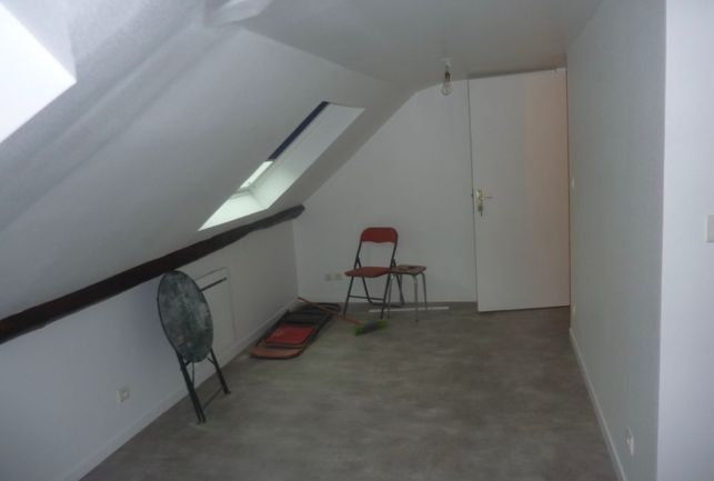 Salle de bain Studio, 440 € charges comprises 1 Pièce · 14 m²· Reims 51100 · Quartier Clairmarais - Charles Arnould à Reims