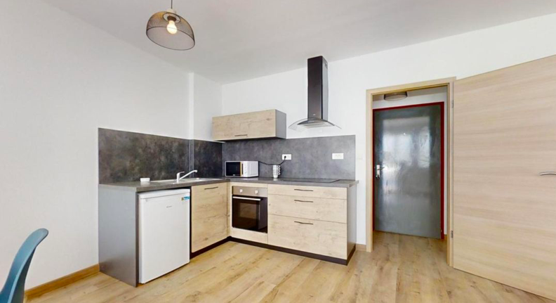 Salle de bain Studio, 475 € charges comprises, 1 Pièce · 27 m² · Besançon 25000 · Quartier Chaprais Cras à Besançon
