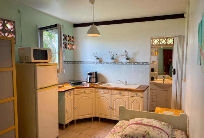 Cuisine Studio, 480 € charges comprises, 1 Pièce · 20 m² · Saint-Claude 97120 à Saint-Claude