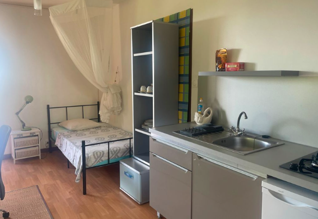 Chambre Studio, 500 € charges comprises, 1 Pièce · 20 m² · Saint-Claude 97120 à Saint-Claude