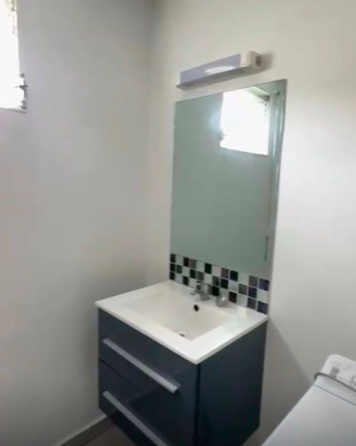 Cuisine Studio, 550 € charges comprises, 1 Pièce · 21 m² · Saint-Claude 97120 · Quartier Saint-Claude à Saint-Claude