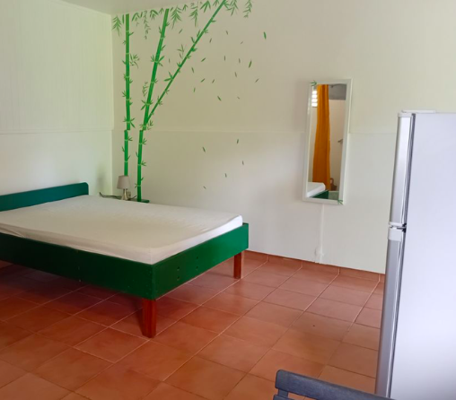Chambre Studio, 550 € charges comprises, 1 Pièce · 24 m² · Saint-Claude 97120 à Saint-Claude