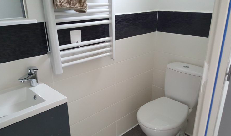 Salle de bain Studio, 409 € charges comprises, 1 Pièce · 19 m² · Saint-Dié-des-Vosges 88100 · Quartier Stanislas à Saint-Dié-des-Vosges