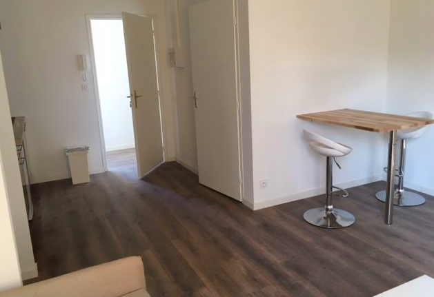 Cuisine Studio, 470 € charges comprises, 1 Pièce · 27 m² · Périgueux 24000 · Quartier Centre-ville - La Gare - Saint-Martin à Périgueux
