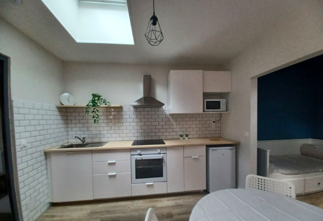 Cuisine Studio, 375 € charges comprises, 1 Pièce · 20 m²· Agen 47000 · Quartier Cours Victor Hugo à Agen