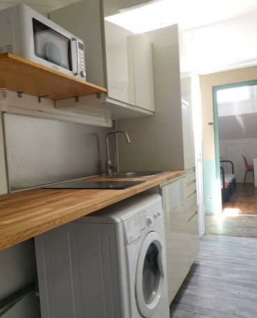 Chambre Studio, 550 € charges comprises, 1 Pièce · 11 m² · Paris 75007 · Quartier Champs de Mars à Paris