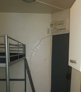 Salle de bain Studio, 500 € charges comprises, 1 Pièce · 9 m² · Paris 75018 · Quartier Barbès - Château Rouge à Paris