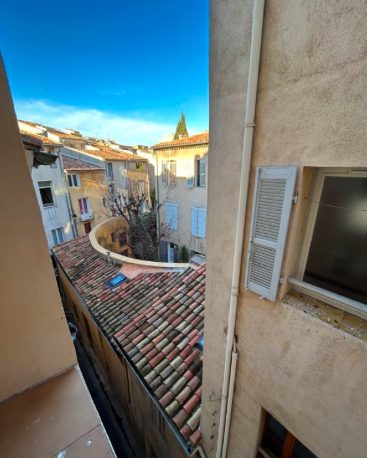 Cuisine Studio, 480 € charges comprises, 1 Pièce · 10 m² · Aix-en-Provence 13100 · Quartier Centre historique à Aix-en-Provence