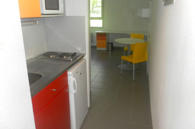 Chambre Studio, 472 € charges comprises, 1 Pièce · 21 m² · Gardanne 13120 · Quartier Montaiguet à Gardanne
