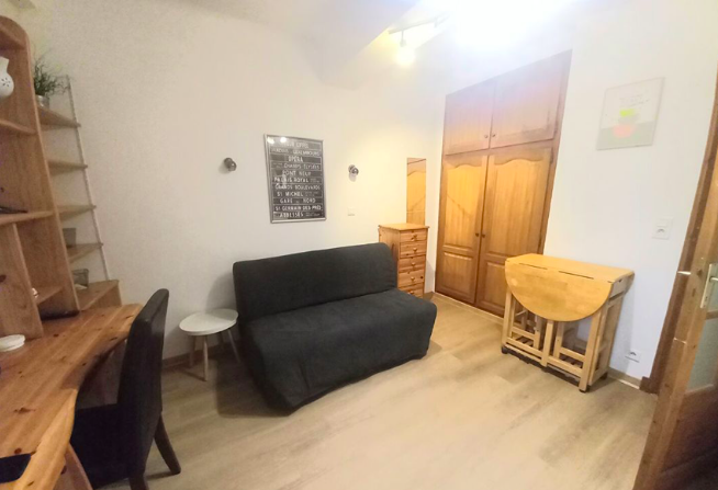 Chambre Studio, 530 € charges comprises, 1 Pièce · 16 m² · Aix-en-Provence 13100 · Quartier Prêcheurs à Aix-en-Provence