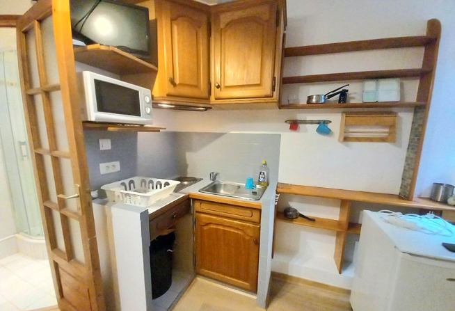 Cuisine Studio, 530 € charges comprises, 1 Pièce · 16 m² · Aix-en-Provence 13100 · Quartier Prêcheurs à Aix-en-Provence