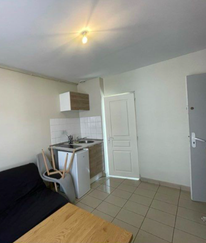 Chambre Studio, 420 € charges comprises, 1 Pièce · 13 m² · Beauvais 60000 · Quartier Centre-ville à Beauvais