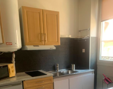 Salle de bain Appartement, 430 charges comprises, 1 Pièce · 21 m² · Besançon 25000 · Quartier Boucle à Besançon
