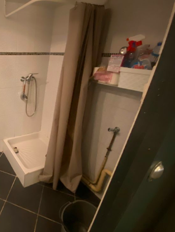 Salle de bain Appartement, 490 € charges comprises, 2 Pièces · 31 m² · Grenoble 38000 · Quartier Berriat - Chorier à Grenoble