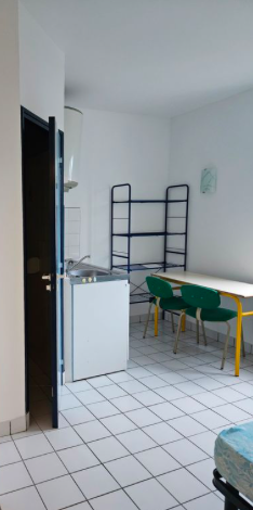 Salle de bain Studio, 380 €, 1 Pièce · 16 m² · Grenoble 38100 · Quartier Abbaye - Jouhaux à Grenoble