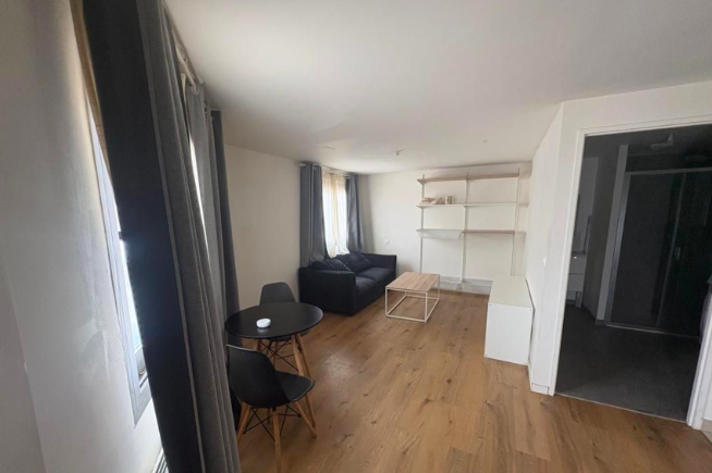 Chambre Appartement, 525 € charges comprises, 2 Pièces · 26 m² · Le Mans 72100 · Quartier Sud Ouest à Le Mans