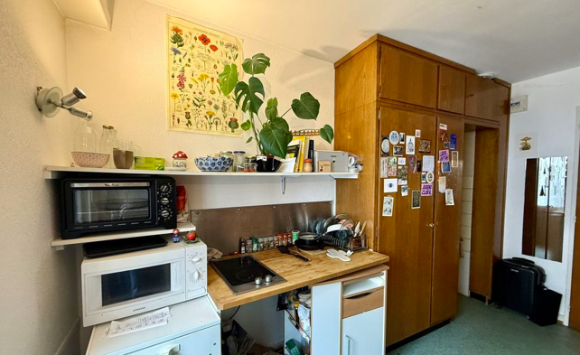 Salle de bain Studi, 450 € charges comprises, 1 Pièce · 14 m² · Strasbourg 67000 · Quartier Bourse-Esplanade-Krutenau à Strasbourg