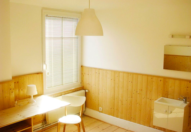 Salle de bain Studio, 346 € 1 Pièce · 18 m² · Strasbourg 67000 · Quartier Centre à Strasbourg
