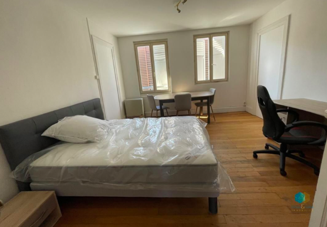 Chambre Studio, 490 € charges comprises, 1 Pièce · 16 m² · Strasbourg 67000 · Quartier Centre à Strasbourg