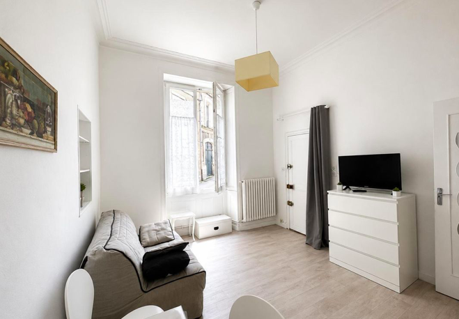 Salle de bain Studio, 462 € charges comprises, 1 Pièce · 19 m² · Poitiers 86000 · Quartier Trois Quartiers à Poitiers
